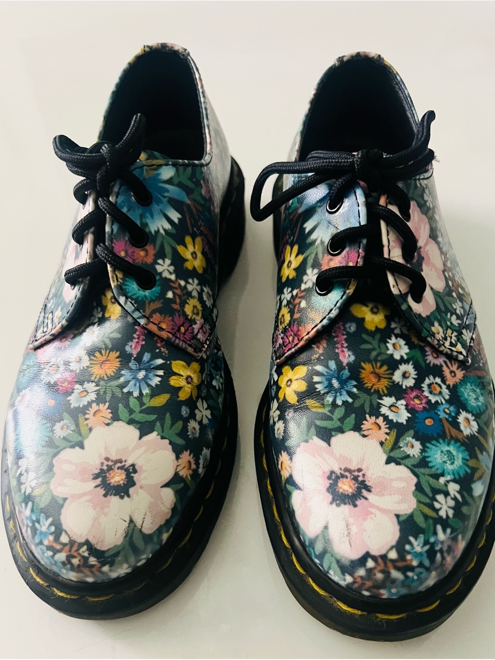 Dr. Martens Women’s 1461 Wanderlust 3 eye shoes Size 6